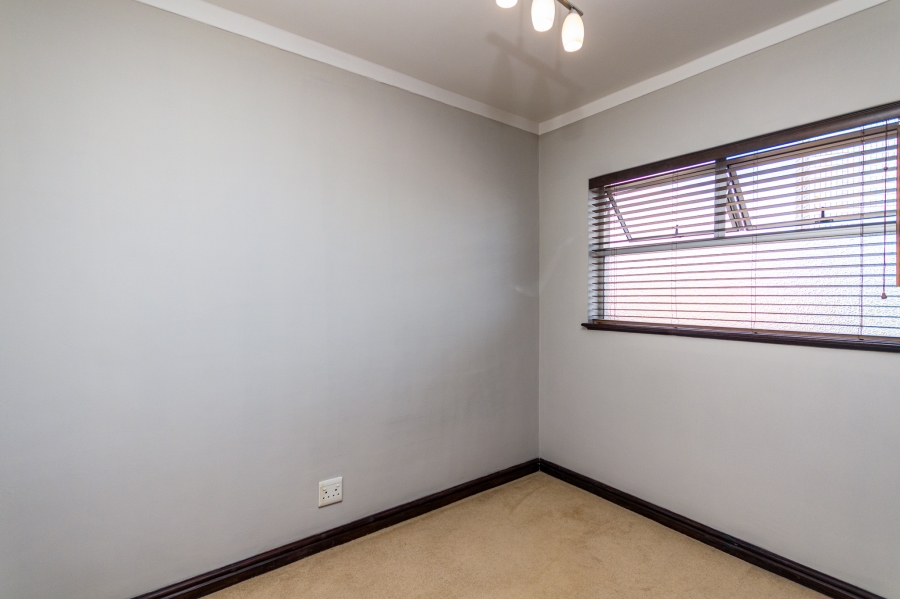 To Let 2 Bedroom Property for Rent in Green Point Western Cape